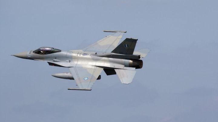 Το ΓΕΑ διαψεύδει την αναχαίτιση τουρκικών μαχητικών από ελληνικά F16 πάνω από τη Χίο