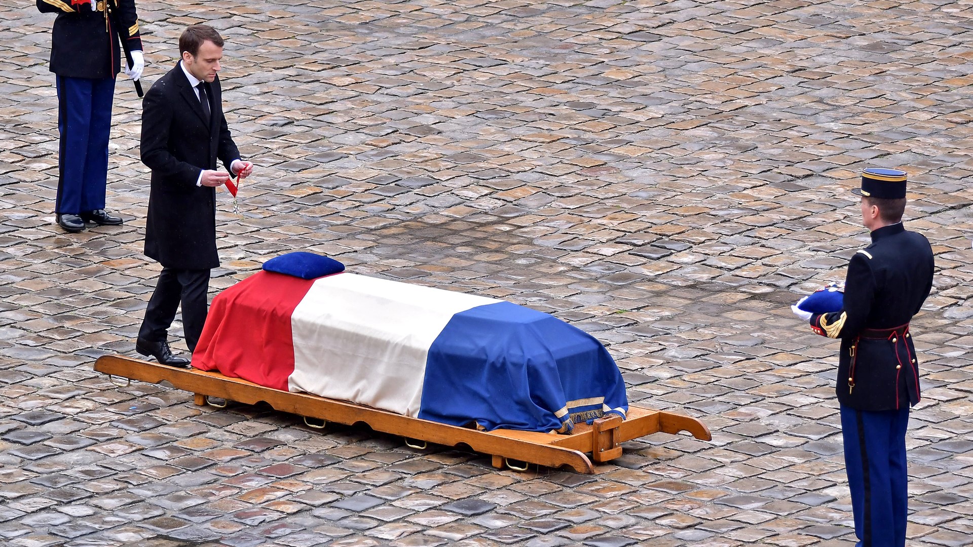 Ο Μακρόν για τον ήρωα Μπελτράν: «Σας εκφράζω την ευγνωμοσύνη ολόκληρου του έθνους» – ΦΩΤΟ