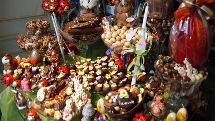 Δείτε εδώ το εορταστικό ωράριο των καταστημάτων σε Αθήνα και Θεσσαλονίκη