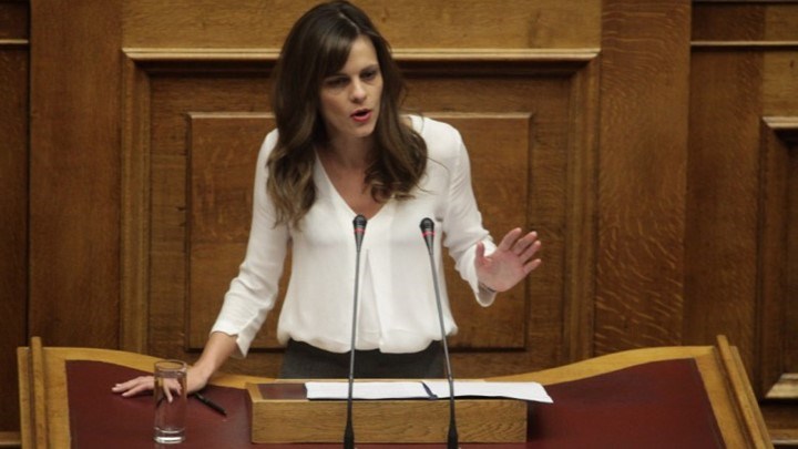 Υπουργείο Εργασίας: Εργοδότες ζητούν πίσω τις αποδοχές των δώρων απειλώντας με απόλυση