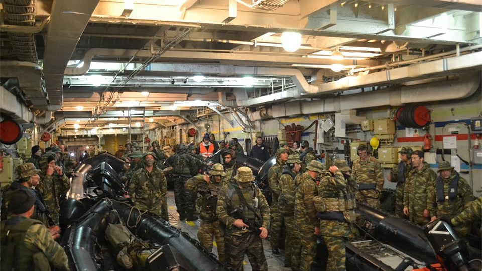 Εντυπωσιακές εικόνες από τη στρατιωτική άσκηση «Πυρπολητής» – ΦΩΤΟ