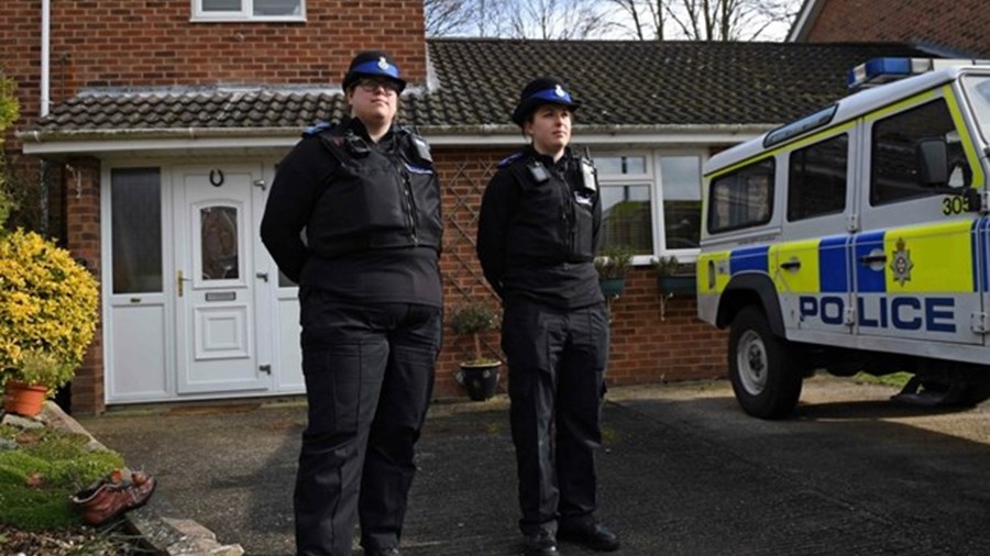 Η βρετανική αστυνομία απέκλεισε παιδική χαρά κοντά στο σπίτι του Σκριπάλ