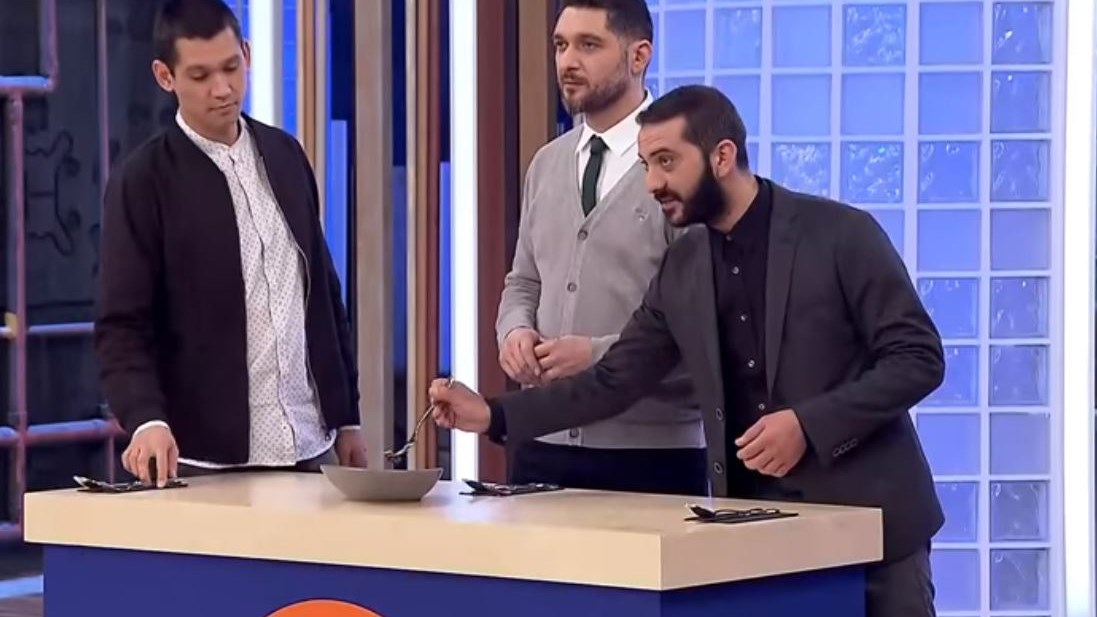 Οι επικές ατάκες των κριτών του MasterChef για τα πιάτα των παικτών – “Θυμίζουν κόλλυβα και… φθηνό αφρόλουτρο” – ΒΙΝΤΕΟ
