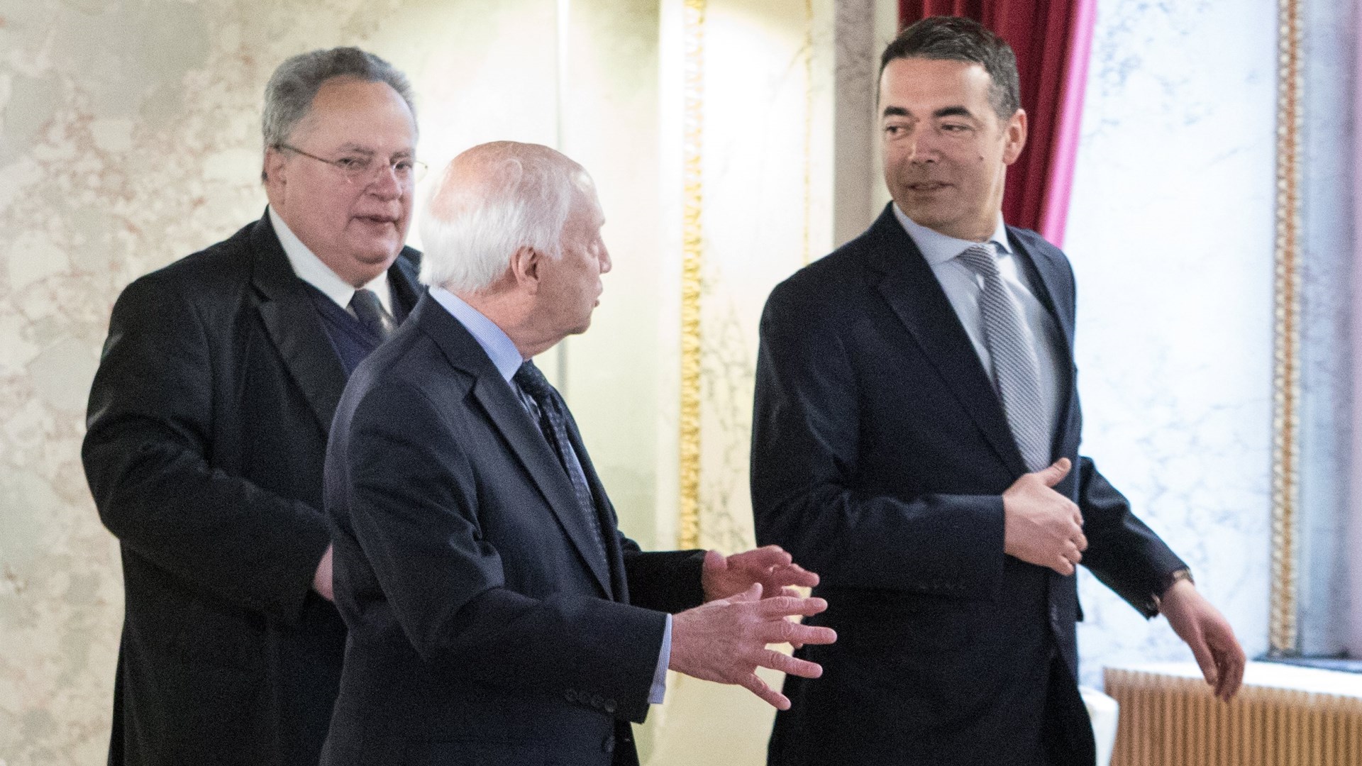 Αισιοδοξία Κοτζιά για το Σκοπιανό: Ελπίζω σε ένα μεγάλο βήμα – “Φρένο” από Ντιμιτρόφ: Όσο προχωράμε, συναντάμε πιο δύσκολα θέματα