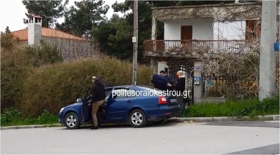Αυτοψία στο σπίτι του 58χρονου που κρατούσε ομήρους συγγενείς του- ΒΙΝΤΕΟ