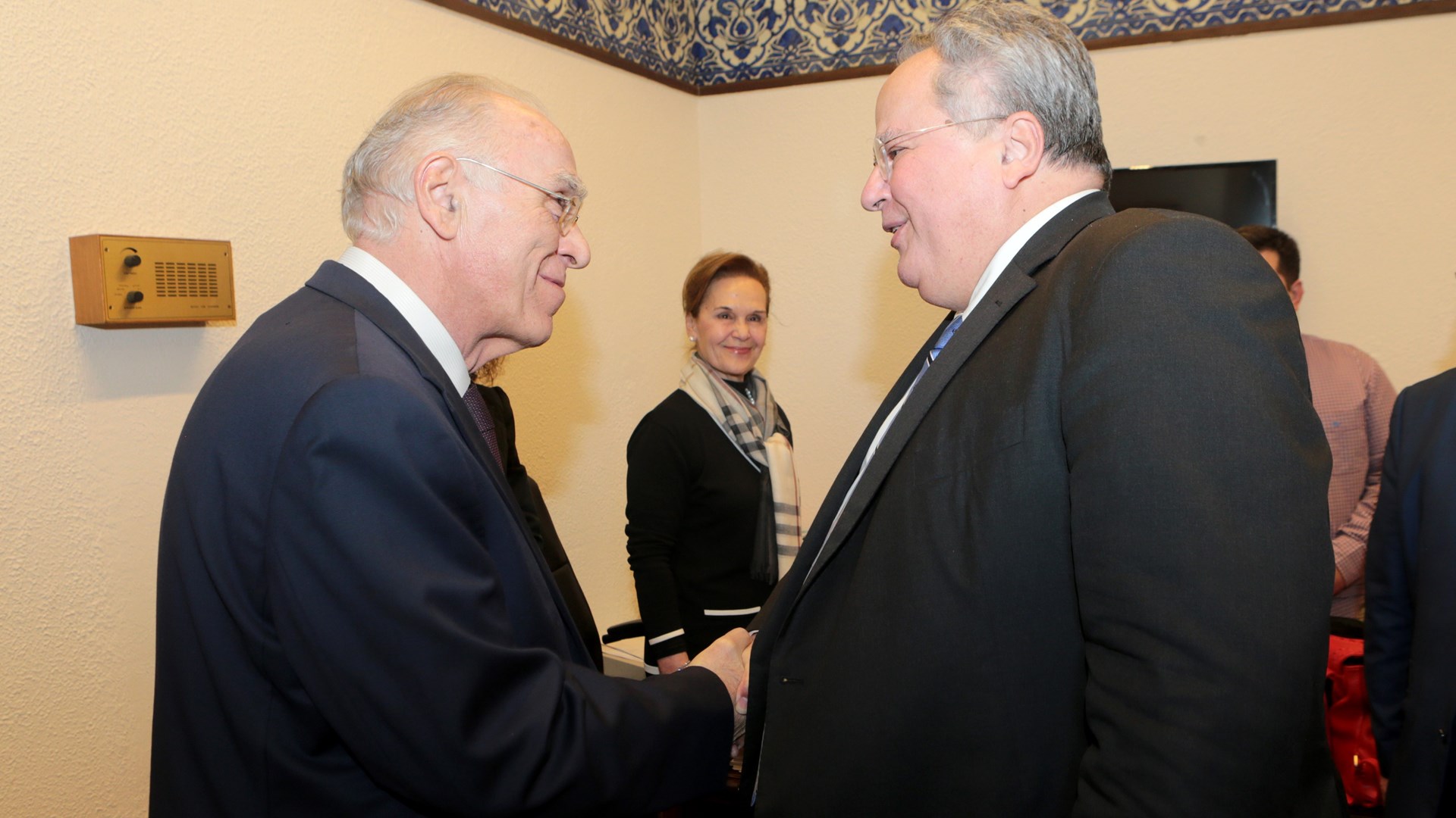 Ο Λεβέντης μετά τη συνάντηση με τον Κοτζιά: Καλώ την κυβέρνηση να πείσει την ΠΓΔΜ να αλλάξει τη θέση της στο θέμα της ονομασίας