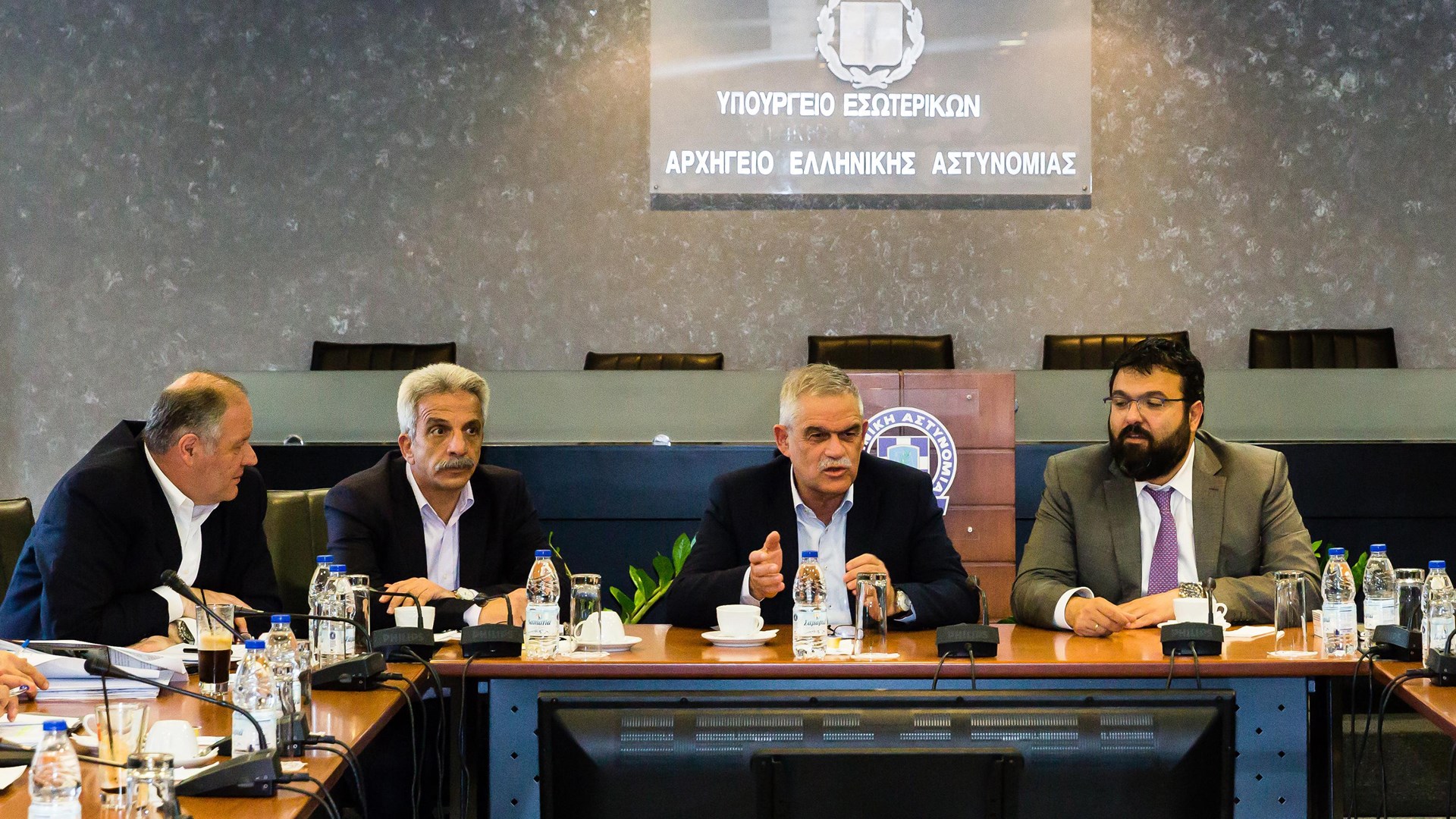 Τι αποφάσισαν Τόσκας – Βασιλειάδης για την αντιμετώπιση της βίας στα γήπεδα