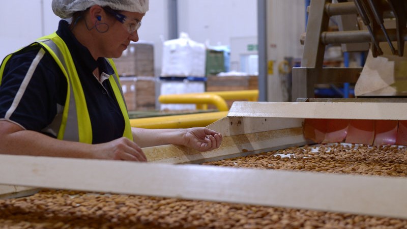 Δασμούς σε 1.300 κινεζικά προϊόντα επιβάλλουν οι ΗΠΑ – Το Πεκίνο προειδοποιεί