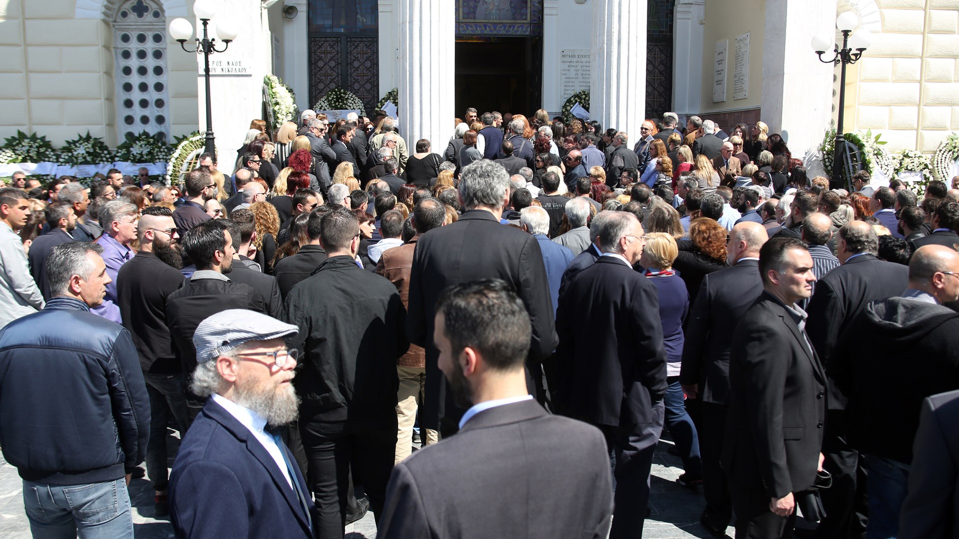 Στερνό αντίο στον Στέλιο Σκλαβενίτη – Κοσμοσυρροή στην κηδεία του επιχειρηματία – ΦΩΤΟ
