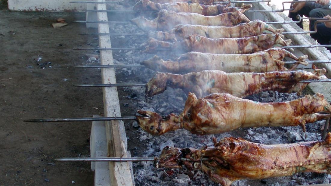 Με τι καιρό θα ταξιδέψουν οι εκδρομείς του Πάσχα – Πώς θα γίνει το σούβλισμα του οβελία σε ολόκληρη τη χώρα