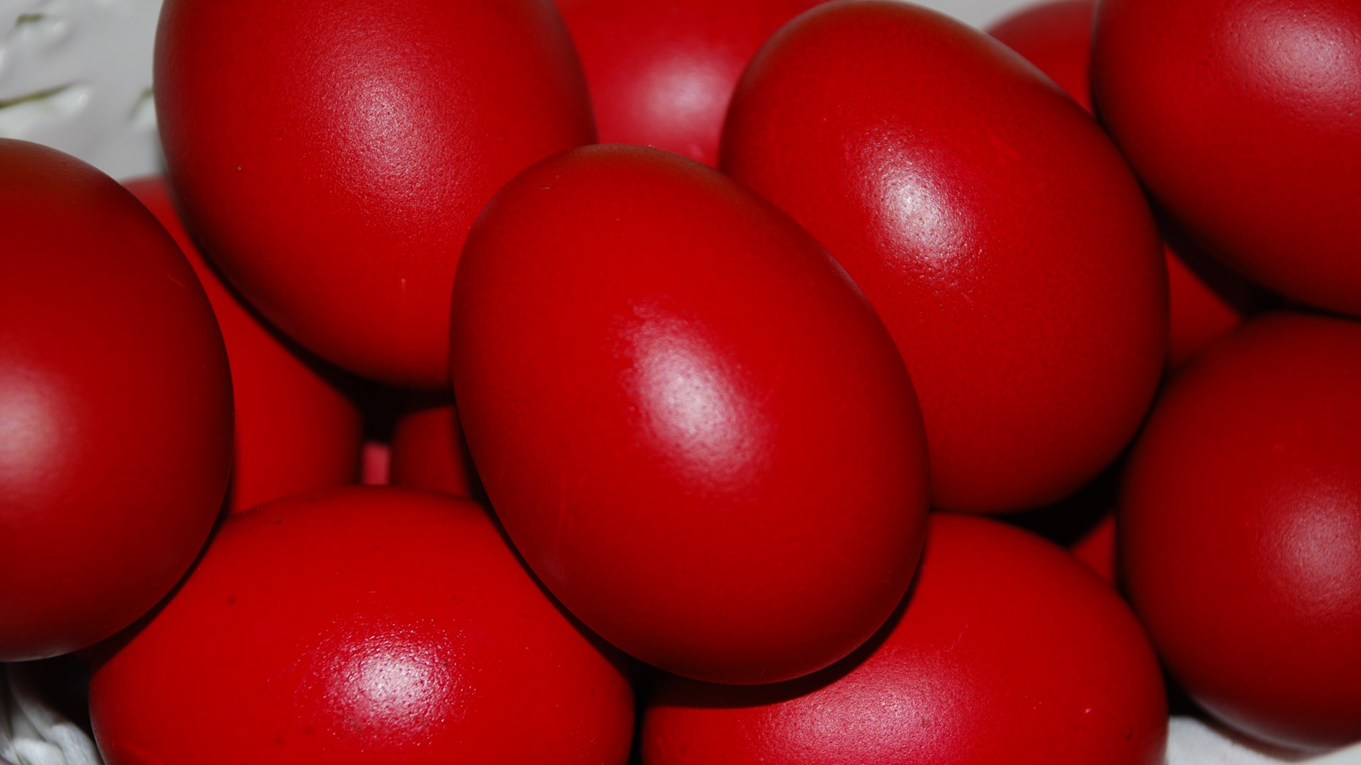 Πώς να βάψετε πασχαλινά αυγά χωρίς να σπάσουν