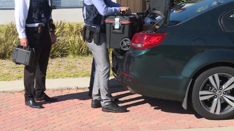 Εφιάλτης – Μάνα βίαζε την 8χρονη κόρη της μαζί με τον άντρα της – Την έπαιρνε και σε πάρτι ανταλλαγής συντρόφων- ΒΙΝΤΕΟ