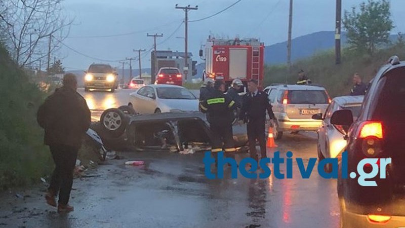 Εικόνες σοκ – Τροχαίο με έναν νεκρό και τρεις τραυματίες στη Θέρμη – ΦΩΤΟ