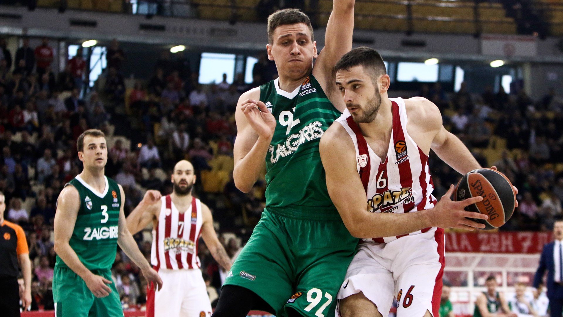 Ολυμπιακός – Ζαλγκίρις 59-56 (30′)