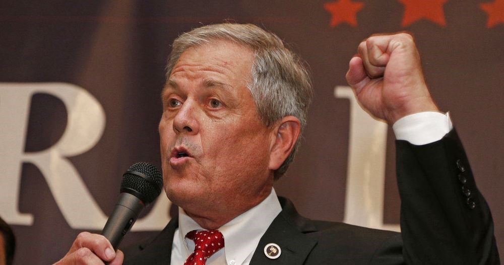 Βουλευτής του κόμματος του Τραμπ τράβηξε πιστόλι σε εκδήλωση για να δηλώσει υπέρ της οπλοκατοχής