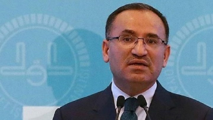 Τούρκος αντιπρόεδρος: Ανίκανοι Έλληνες πολιτικοί προσπαθούν να χαλάσουν τις σχέσεις Ελλάδας-Τουρκίας