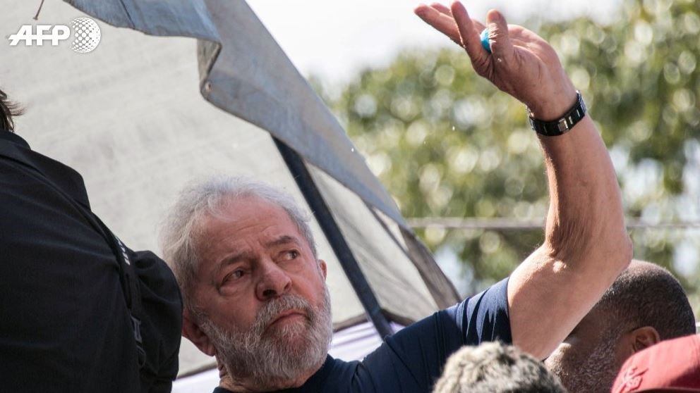 Παραδόθηκε στην αστυνομία ο πρώην πρόεδρος της Βραζιλίας – ΤΩΡΑ