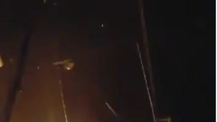 Επίθεση με πυραύλους σε στρατιωτικό αεροδρόμιο στη Συρία: Αναφορές για πολλούς νεκρούς – Αρνούνται οι ΗΠΑ οποιαδήποτε εμπλοκή – ΒΙΝΤΕΟ