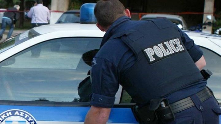 Βγήκαν τα όπλα στον Άγιο Παντελεήμονα- Έπεσαν πυροβολισμοί στη μέση του δρόμου