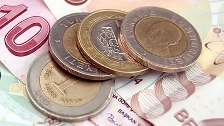 Σε ελεύθερη πτώση η τουρκική λίρα – Για πρώτη φορά ένα ευρώ ανταλλάσσεται με περισσότερες από πέντε λίρες