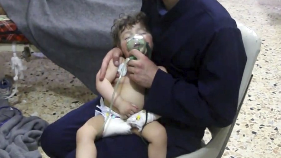 Καταγγελία-σοκ για την επίθεση με χημικά στη Ντούμα: Ίσως έβαλαν σαρίν, για να σκοτωθούν περισσότεροι