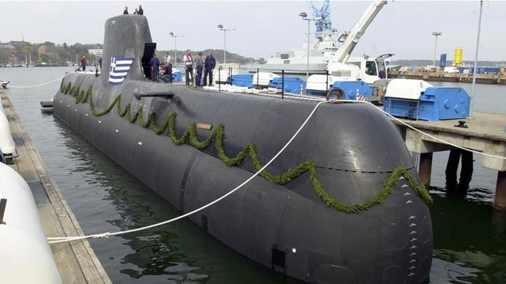 Handelsblatt: Γιατί η Ελλάδα δεν μπορεί να κερδίσει τον “εξοπλιστικό ανταγωνισμό” με την Τουρκία