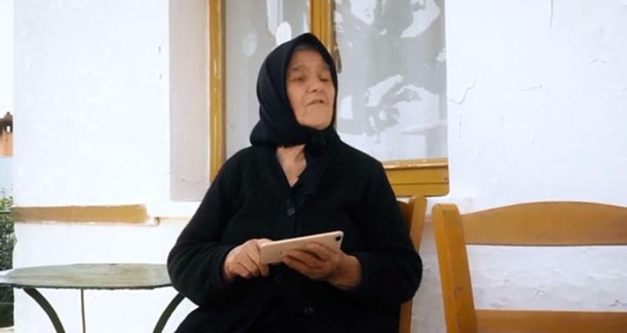 Η… σούπερ γιαγιά του ημιμαραθωνίου Κρήτης “ξαναχτυπά” – ΒΙΝΤΕΟ