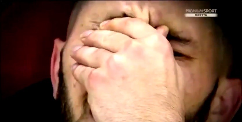 Τα δάκρυα του Μανωλά στο τέλος του αγώνα – ΒΙΝΤΕΟ