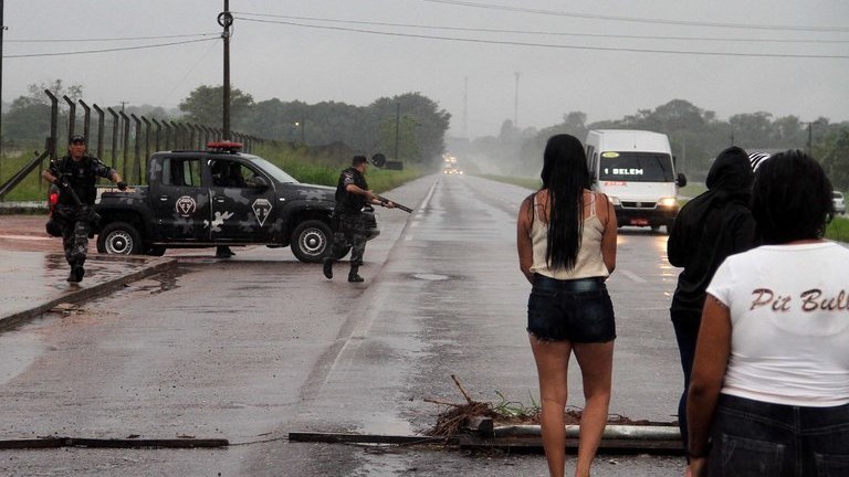 Προσοχή- Σκληρές εικόνες: 20 νεκροί σε απόπειρα ομαδικής απόδρασης κρατουμένων – ΒΙΝΤΕΟ