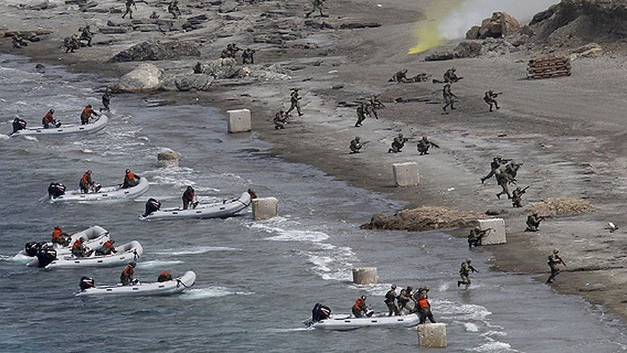 Τον… χαβά τους οι Τούρκοι: Κάνουν αποβατική άσκηση απέναντι από τη Χίο
