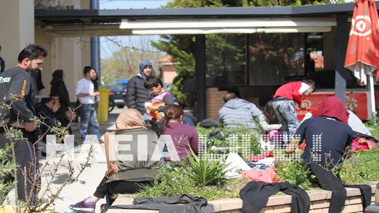Στην Αττική θα μεταφερθούν πρόσφυγες και μετανάστες που εντοπίστηκαν ανοιχτά της Ηλείας