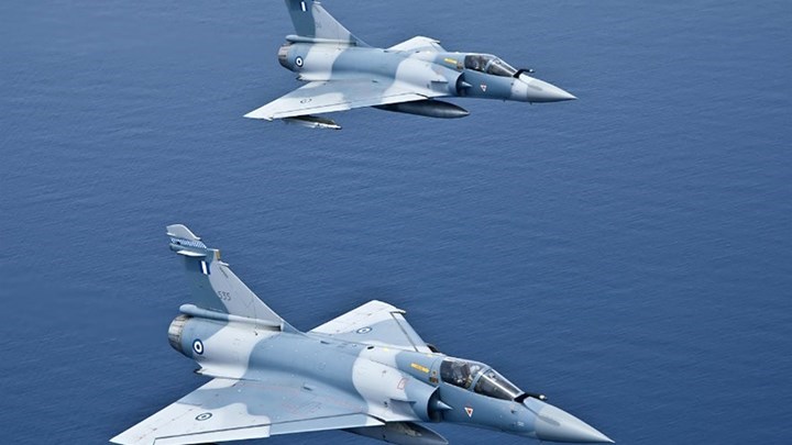 Μεγάλη επιχείρηση έρευνας για τον εντοπισμό τον χειριστή του Mirage 2000