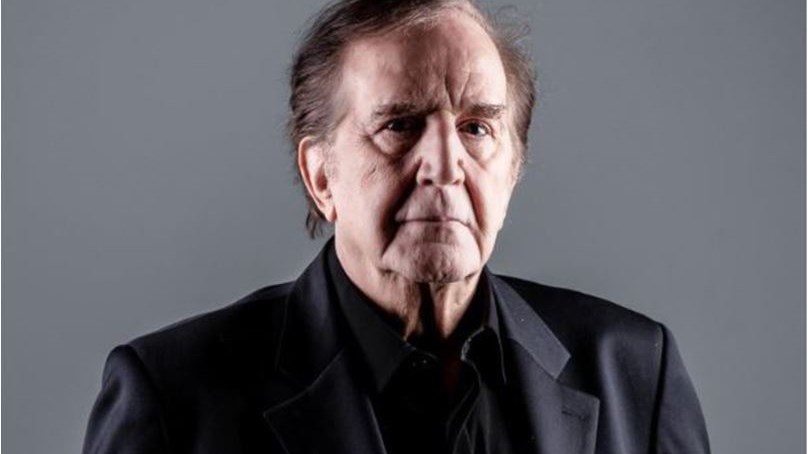 Ο Γιώργος Κωνσταντίνου στις «Εκκλησιάζουσες» του Ρήγα!