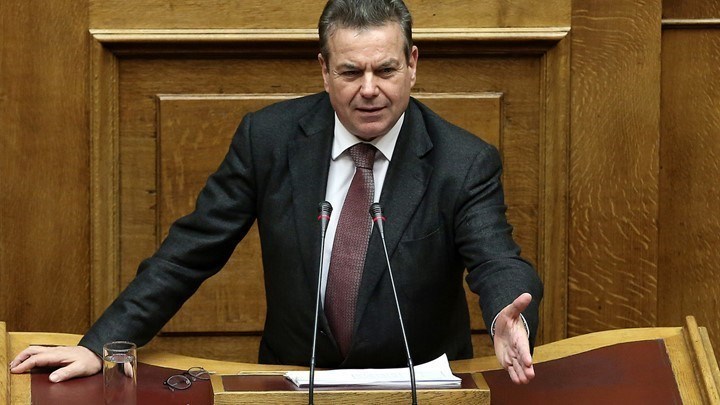 Πετρόπουλος: Χειρότεροι από τους αντιπάλους της χώρας όσοι μιλούν για σύνταξη 400 ευρώ στη χήρα του πιλότου