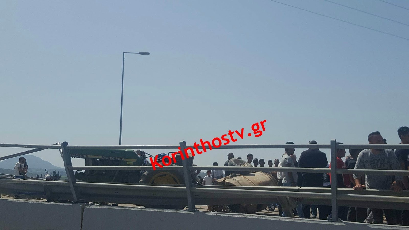 Φριχτό τροχαίο στο Ζευγολατιό Κορινθίας – Αυτοκίνητο συγκρούστηκε μετωπικά με τρακτέρ – Νεκρός ένας 20χρονος – ΦΩΤΟ – ΒΙΝΤΕΟ