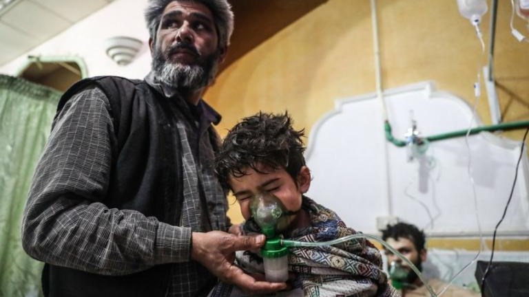 Η Μόσχα κατηγορεί τη Βρετανία για την “προβοκάτσια” στην Ανατολική Γούτα της Συρίας – “Σκηνοθετημένη” η επίθεση με χημικά όπλα