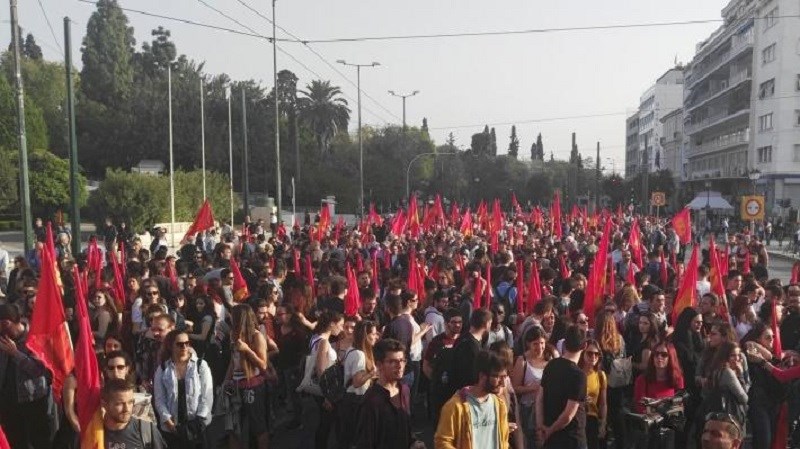 Συγκέντρωση και πορεία του ΚΚΕ στην αμερικανική πρεσβεία για την επίθεση στη Συρία