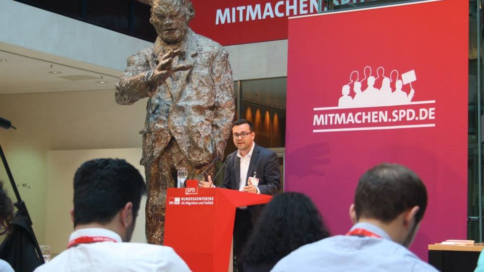 Ποιος είναι ο Γιαννιώτης εκπαιδευτικός με το δύσκολο όνομα που έγινε ο πρώτος Έλληνας δήμαρχος στη Γερμανία