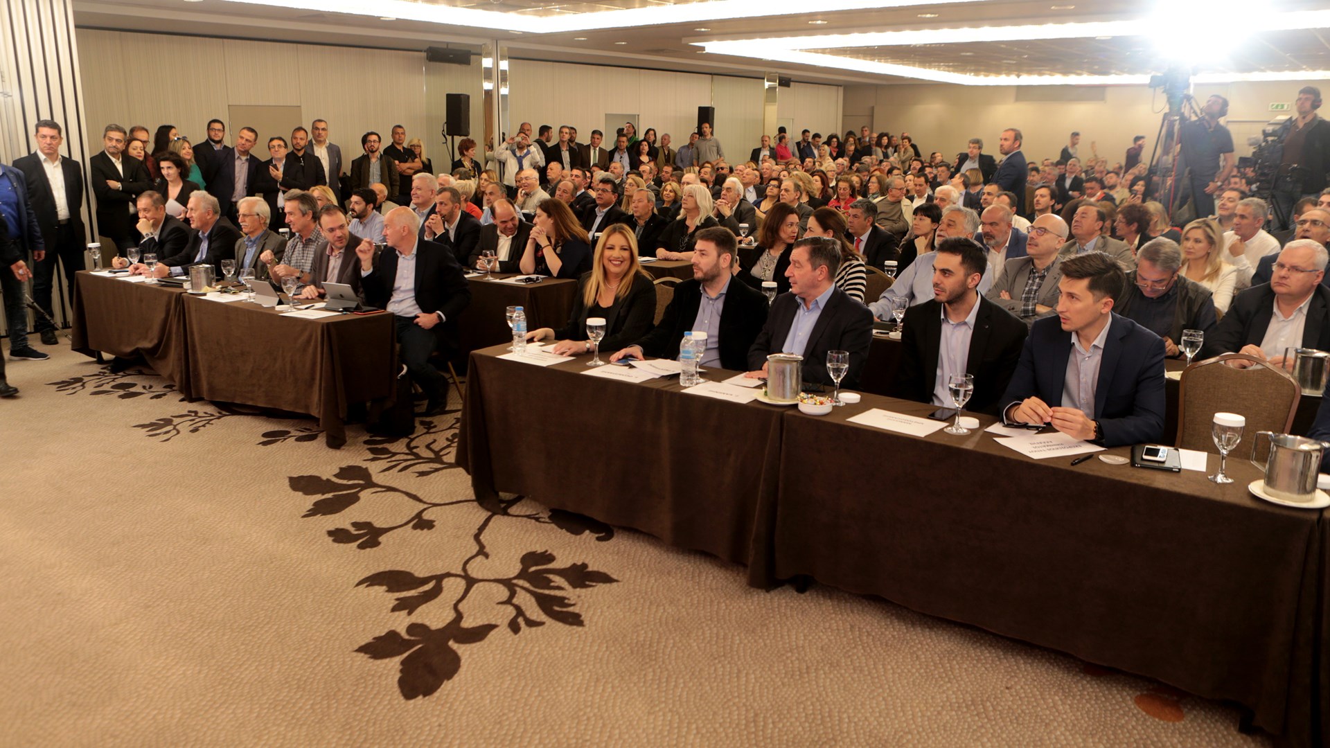 Ποια πρόσωπα αποτελούν την Εκτελεστική Επιτροπή του Κινήματος Αλλαγής