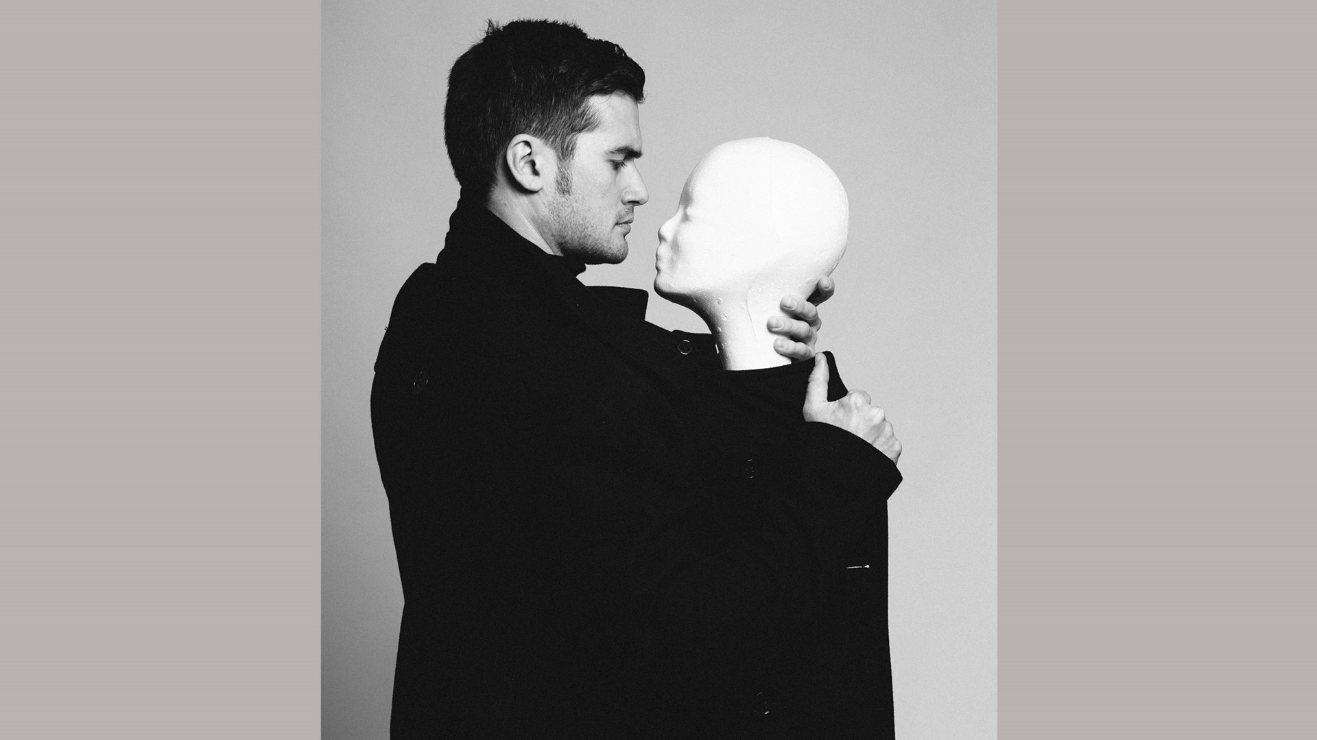 Ο ταλαντούχος Αναστάσης Ροϊλός απα-ΝΤΑ για όλα στο enikos.gr