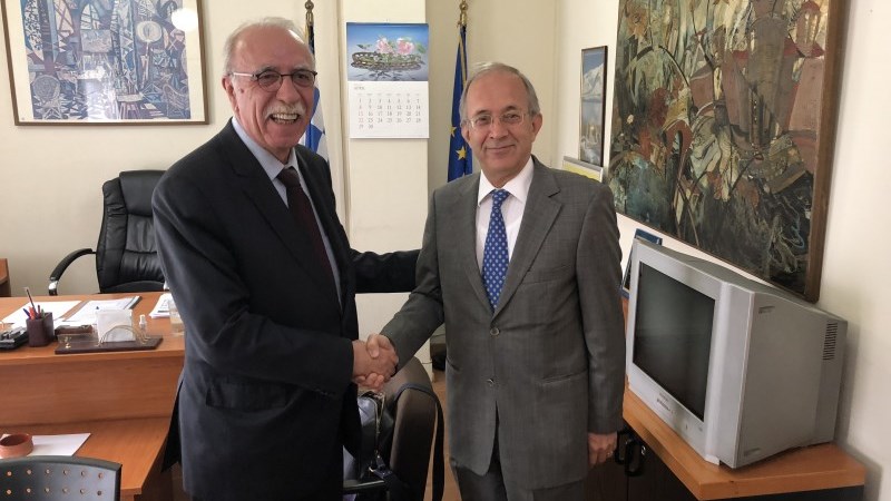 Συνάντηση Βίτσα με τον Τούρκο πρέσβη για το μεταναστευτικό