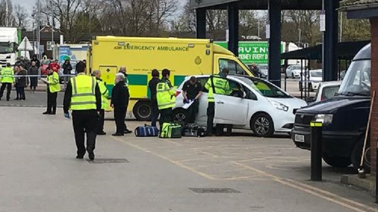 Έξι τραυματίες από το αυτοκίνητο που παρέσυρε πλήθος στο Μάντσεστερ – Οι πρώτες εικόνες – ΤΩΡΑ
