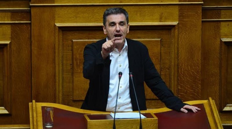 Τσακαλώτος κατά ΝΔ: Σαν να μας κατηγορεί ο Λάκι Λουτσιάνο για έλλειψη εντιμότητας