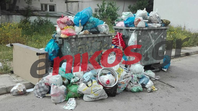 “Πνίγονται” στα σκουπίδια οι Αχαρνές – ΦΩΤΟ αναγνώστη