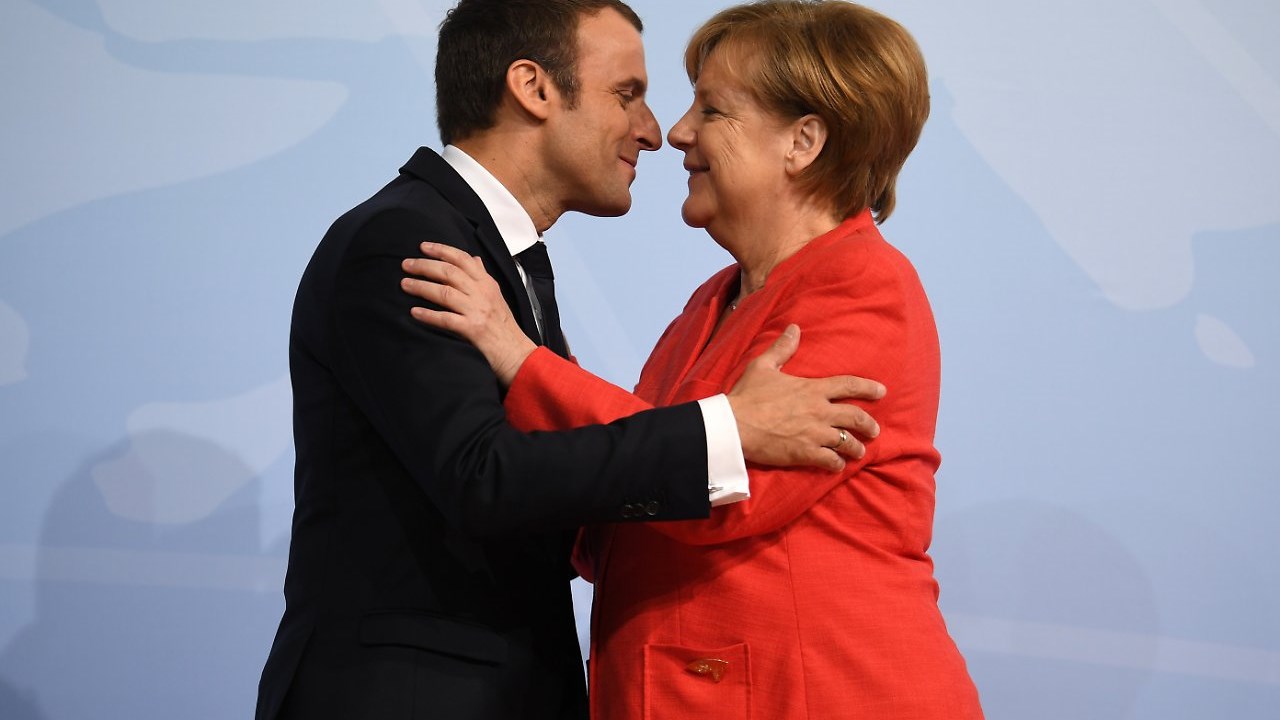 FT: Η Γερμανία βάζει πάγο σε Μακρόν και… Ελλάδα