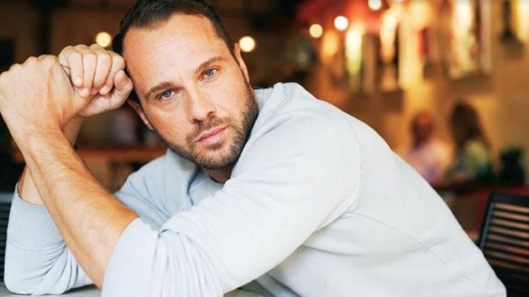 Και «Μάγισσες» και «Ιστορίες του παππού Αριστοφάνη» για τον Μπεγνή!