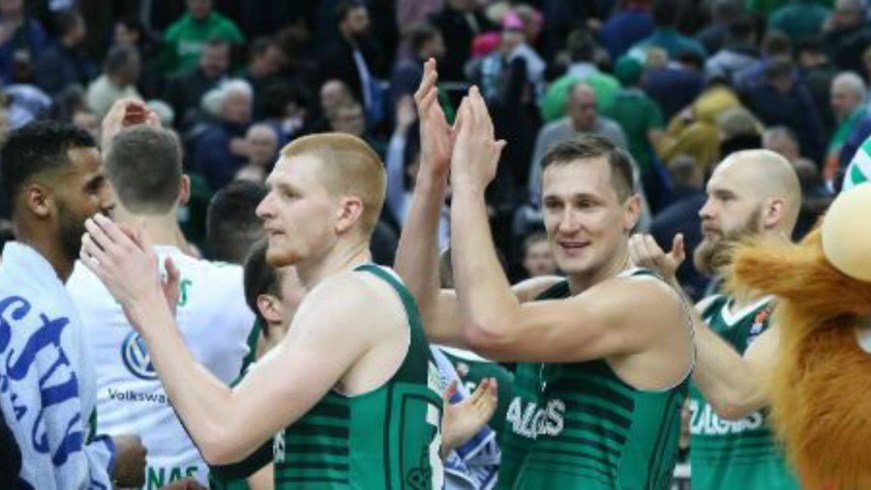 Πήρε φωτιά ο τροχός του αεροπλάνου της Ζαλγκίρις