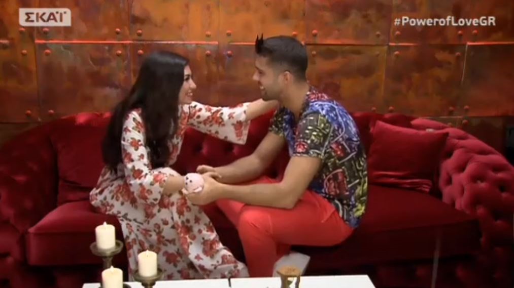 Τα παθιασμένα φιλιά Σωκράτη – Κυριακής στο Power of Love – BINTEO