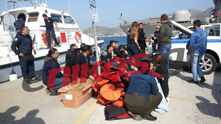 Μετανάστες στο λιμάνι της Λέρου – ΦΩΤΟ αναγνώστη