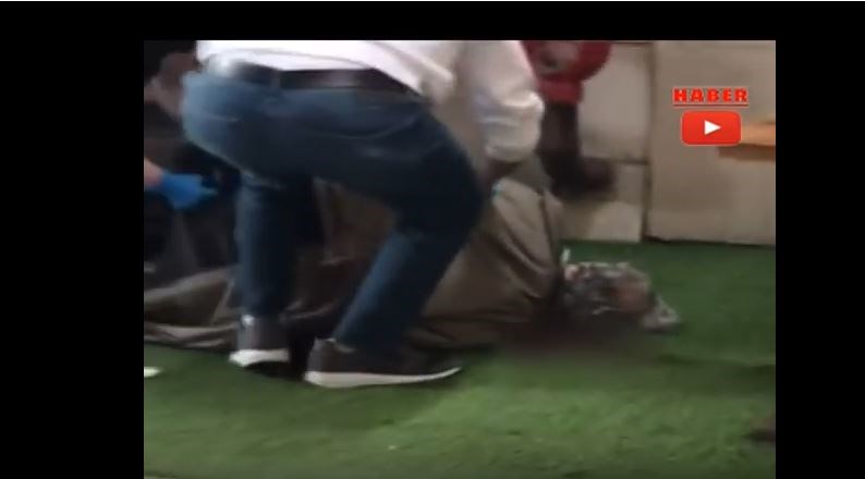 ΒΙΝΤΕΟ ντοκουμέντο δευτερόλεπτα μετά τη δολοφονία του πρώην υπουργού Άμυνας της Τουρκίας – Τον έσφαξαν με φαλτσέτα